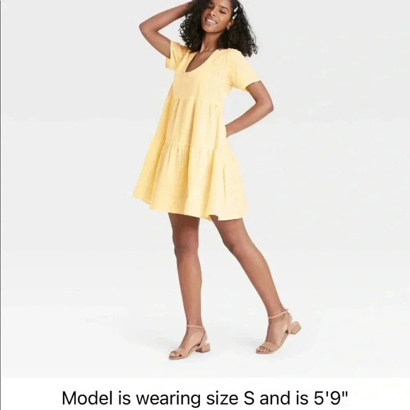 Cute and flowy dress - Picture 1 of 3